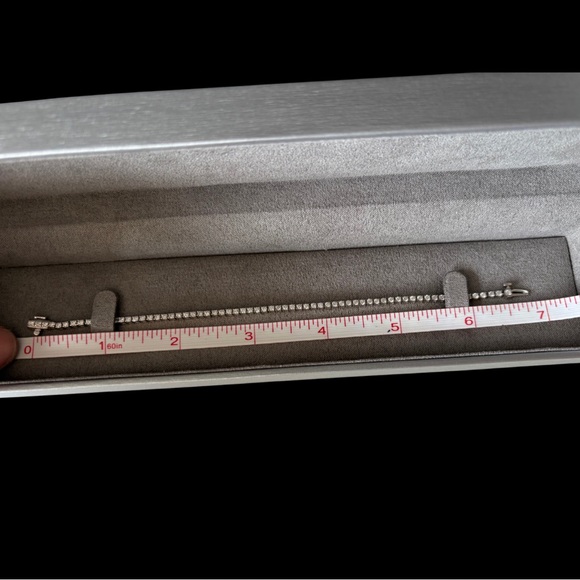 14kt White Gold Genuine 1.5ct Diamond Tennis Bracelet - Picture 8 of 9